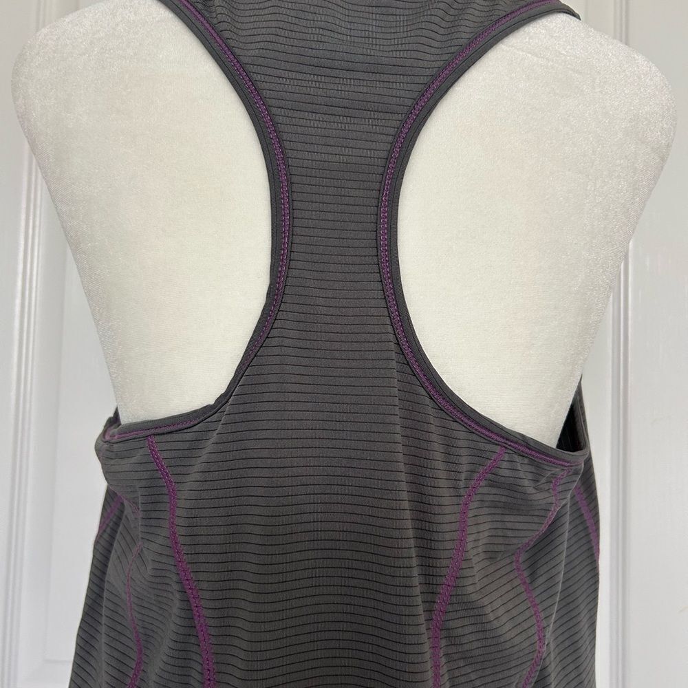 Reebok Women's New Purple & Gray Athletic Tank Top Size Medium - Picture 2 of 11